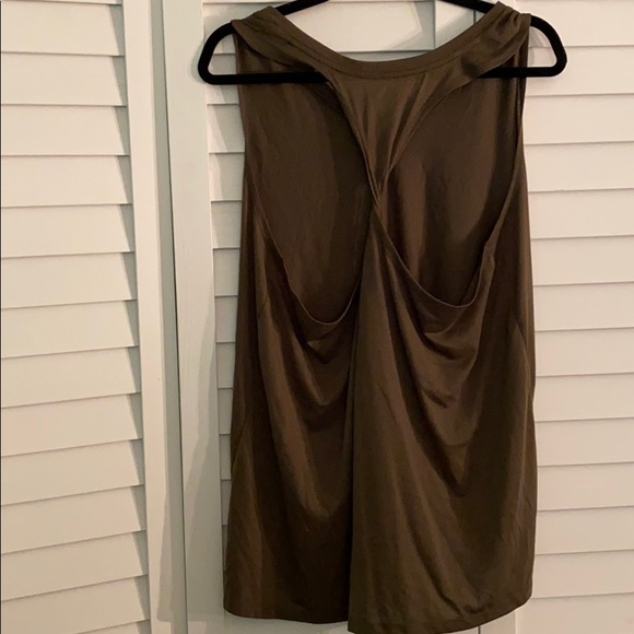 Old Navy twist back tank 🤞🏼 - Picture 2 of 5